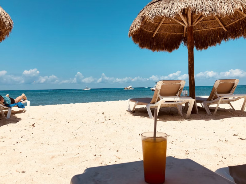 Un verre sur la plage à Cozumel