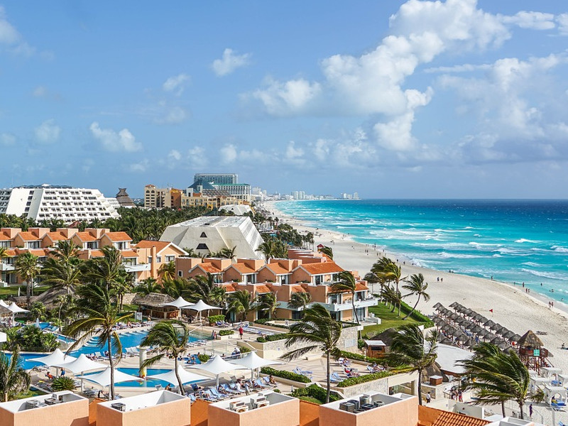La bande principale des hôtels de Cancun