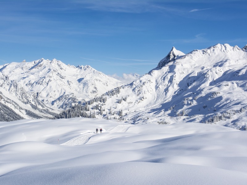 Montagnes enneigées en Autriche