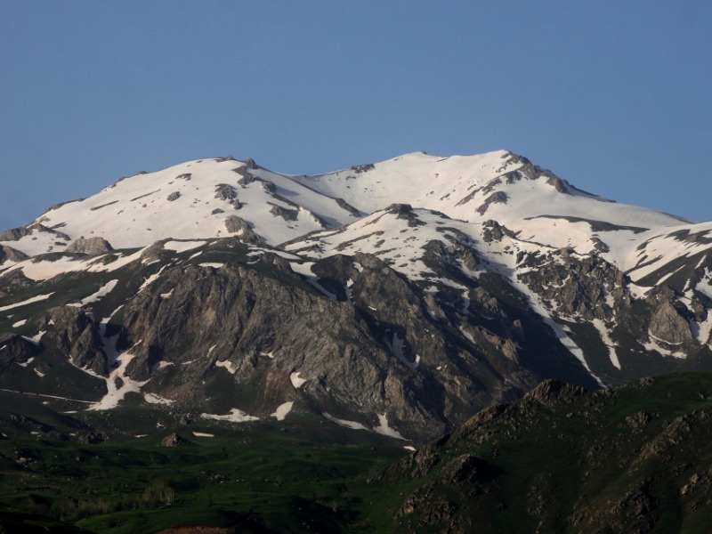 montagnes en Hakkari province