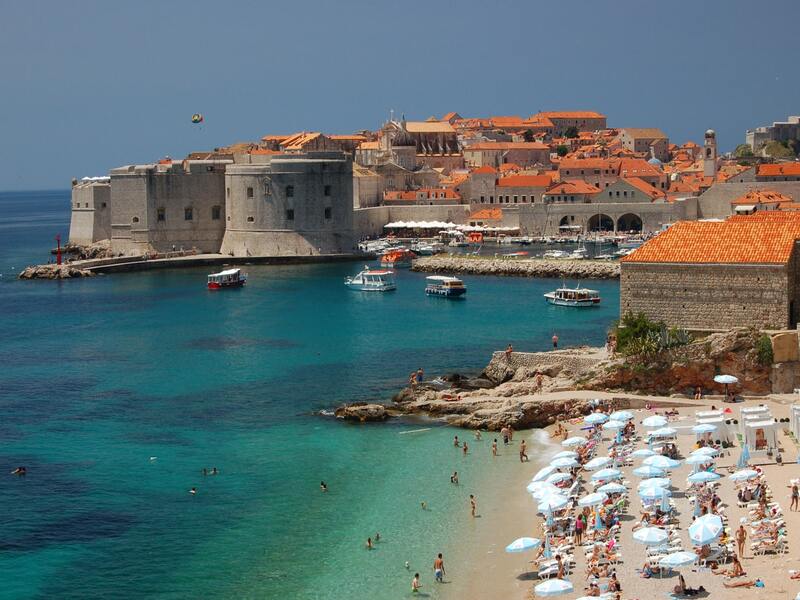 La mer à Dubrovnik est incroyable