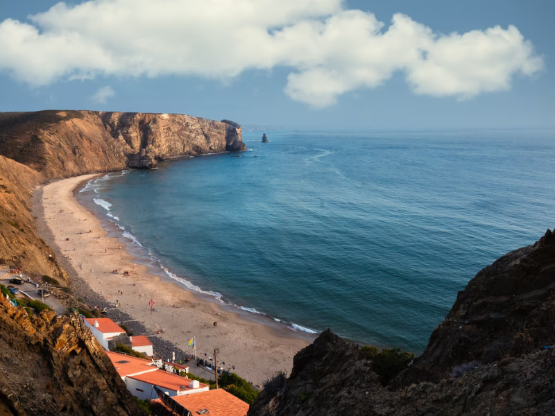 Les meilleures destinations de surf au Portugal : 9 des meilleurs spots