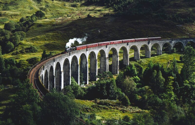 découvrez le monde des trains et des chemins de fer avec des informations sur l'histoire, les technologies, les voyages et bien plus encore.