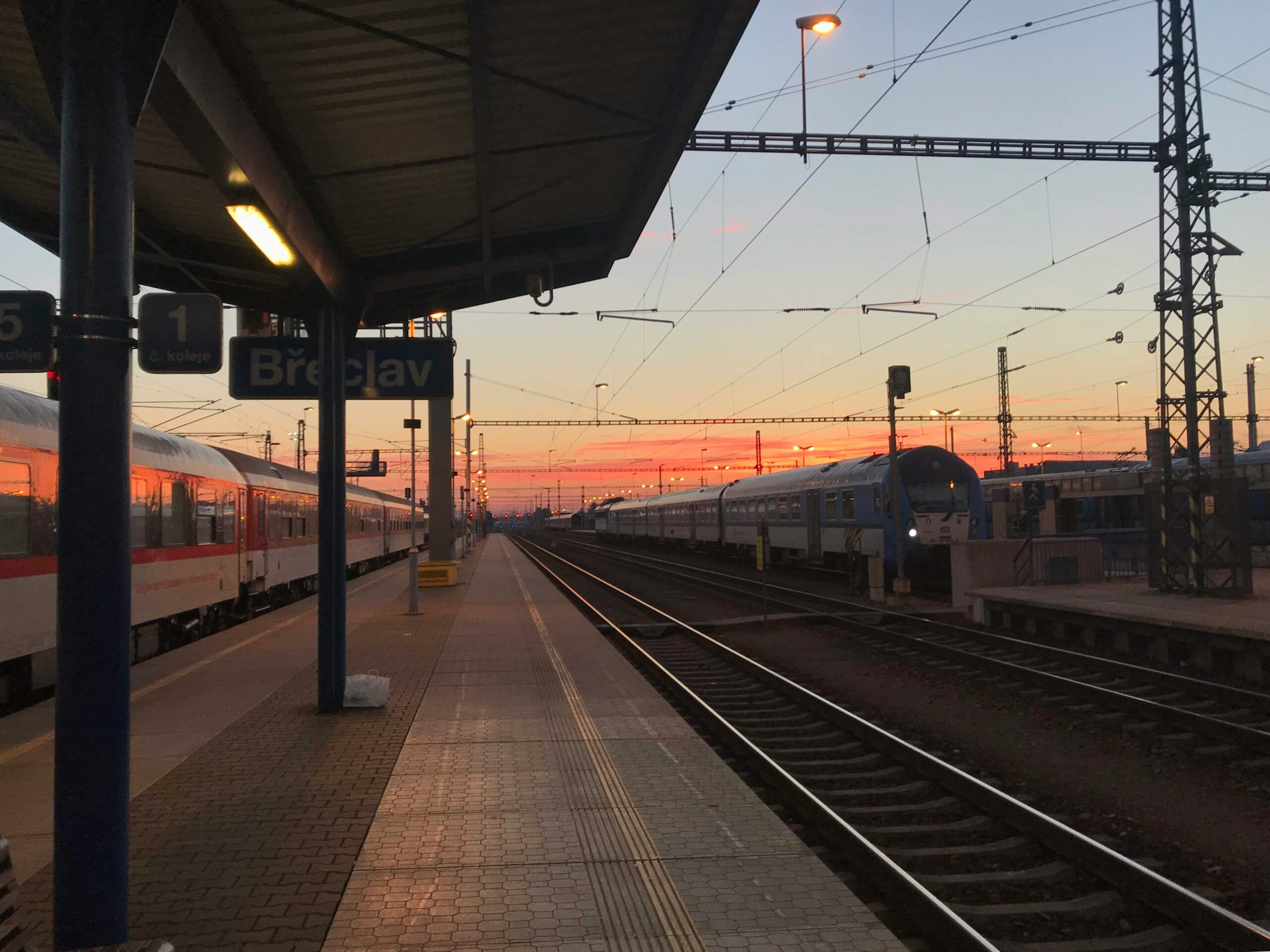 suivez en temps réel le déplacement des trains avec notre service de suivi des trains.