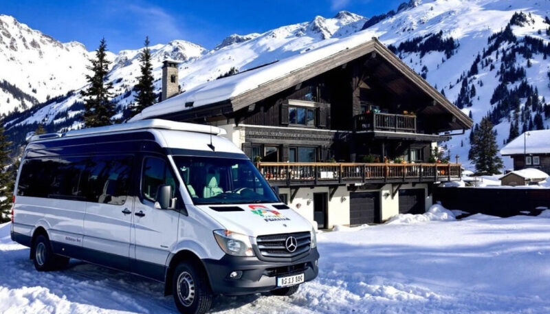 Vacances sans voiture : pourquoi choisir un service de transfert privé pour vos vacances dans les Alpes